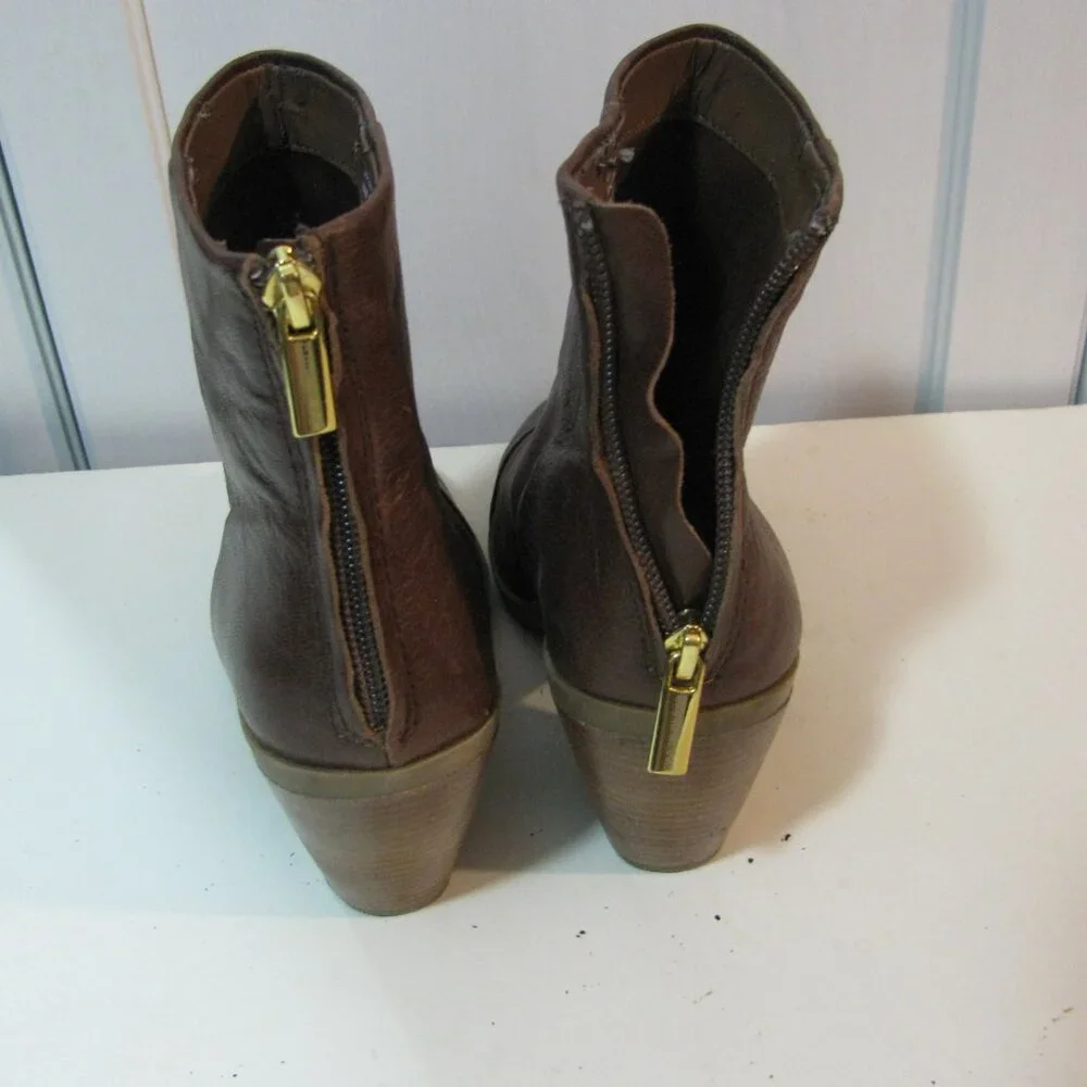 ** Bandolino Brown Boots 7M Size 7 Zip Back Excellent - Picture 6 of 10